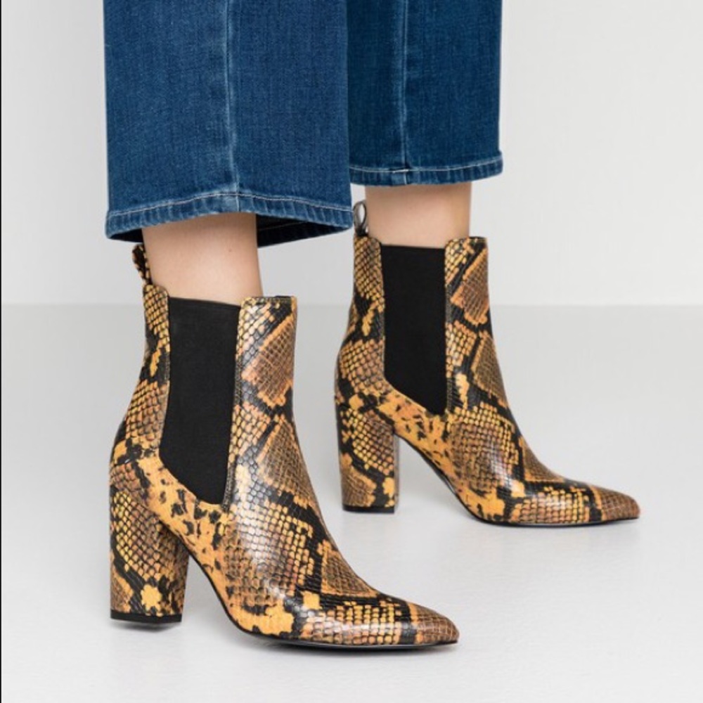 Steve Madden Subtle Classic ankle boots #Cybermondaysale